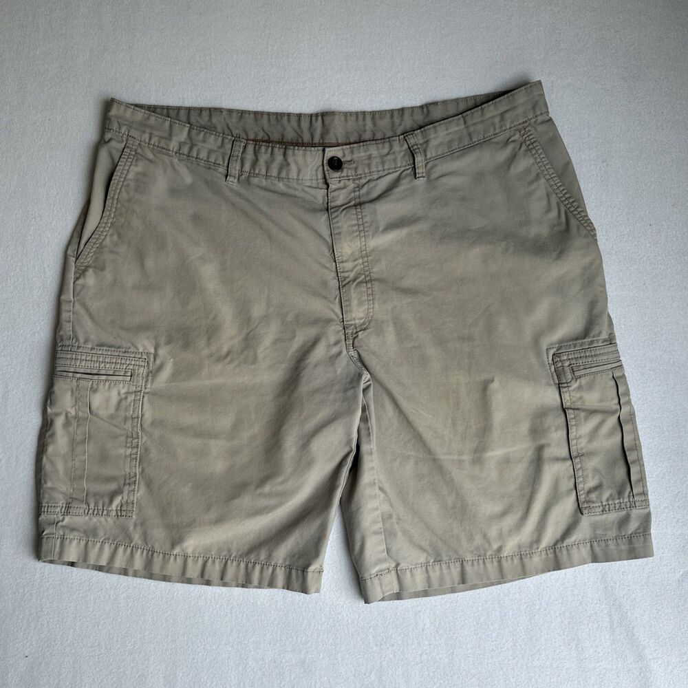 Savane Khaki Cargo Shorts Men’s W40 L22 Belt Loops Pockets Outdoors